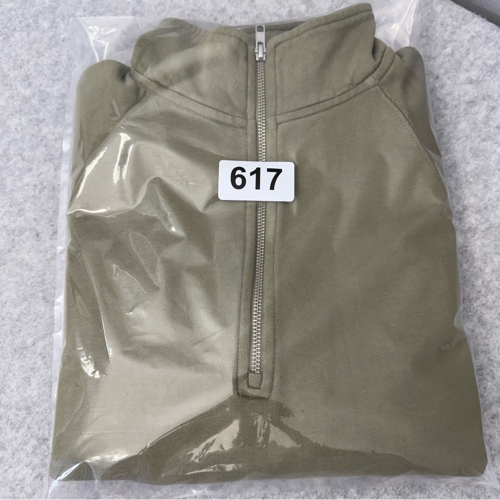 BRUNETTE THE LABEL - Not your boyfriend 1/2 zip sweater size L/XL in Olive - Picture 14 of 14